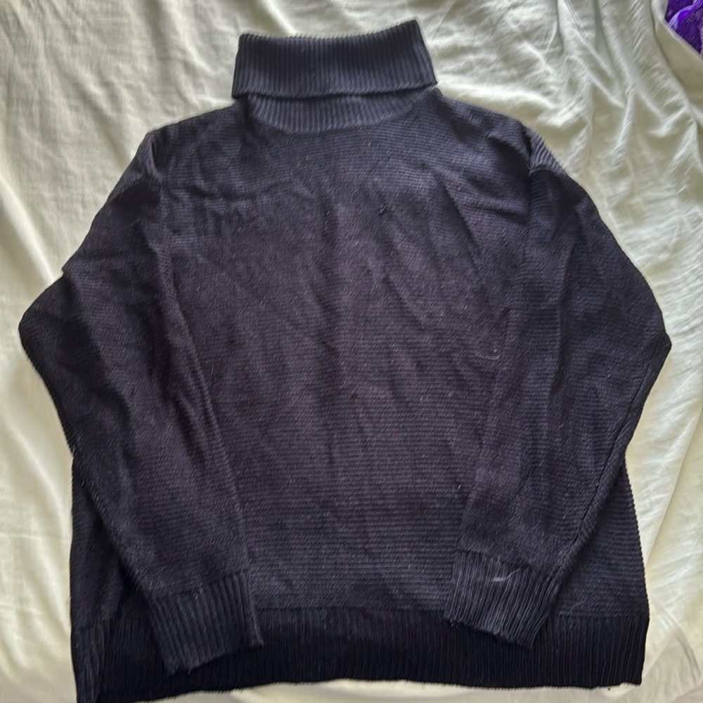 Knit oversized turtle neck sweater